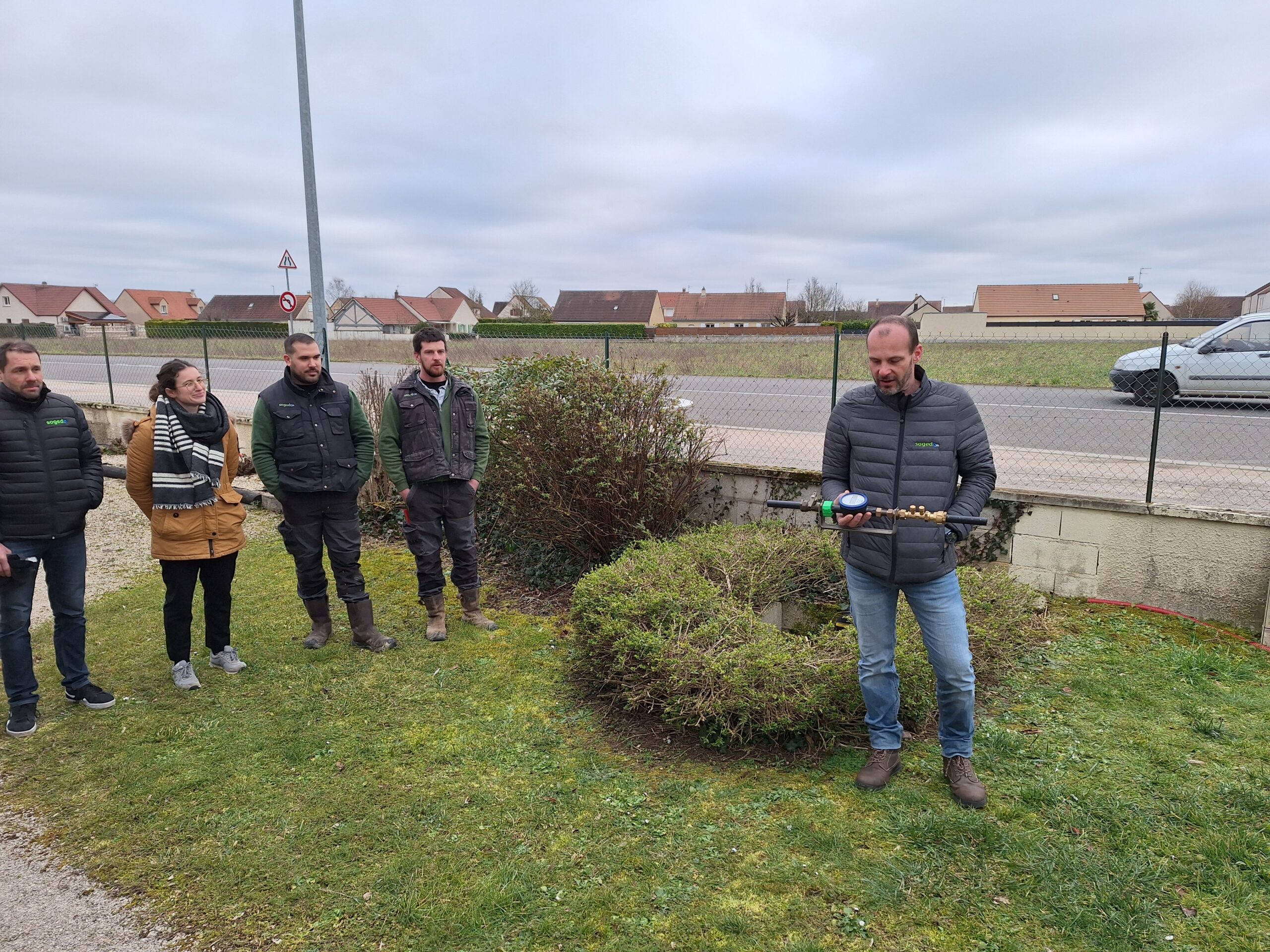 Bressey-sur-Tille, la pose du dernier compteur télérelevé